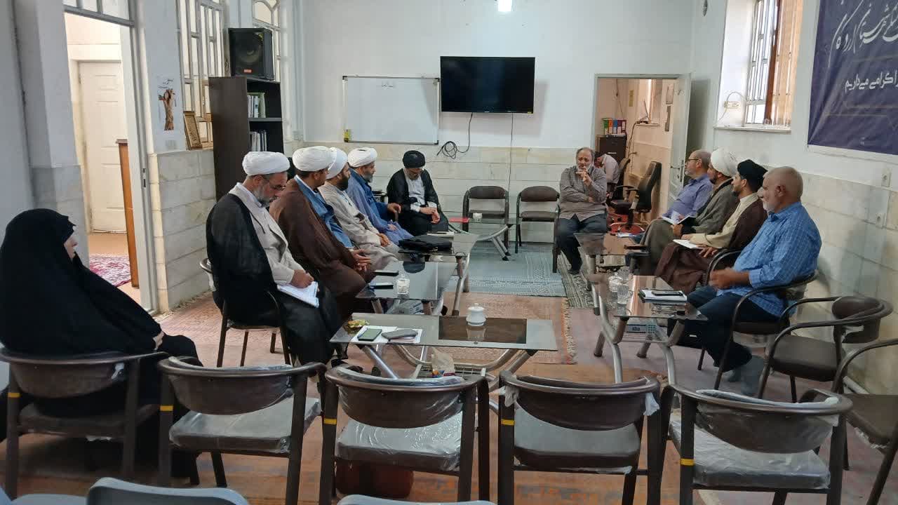 دومین جلسه دبیران شهرستان‌های استان یزد در سال ۱۴۰۴ با حضور دبیر ستاد استان و هیئت همراه به میزبانی شهرستان اردکان برگزار شد
