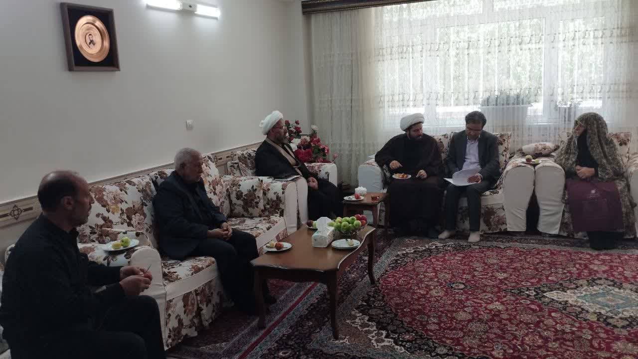 دیدار با خانواده معزز شهدا (نشر معروفات)   