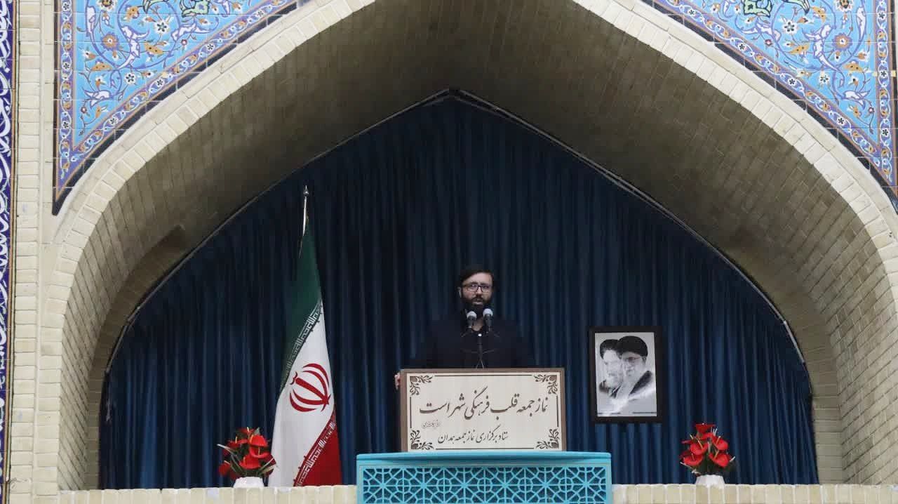مردم باید از مسئولان کار نیکو را مطالبه کنند