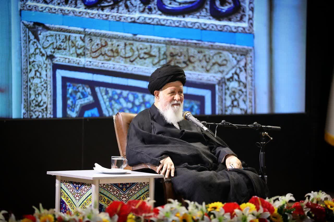 نظام اسلامی، الگوی جهانی در برابر استکبار است / مقاومت برای دین، راز عزت ایران است