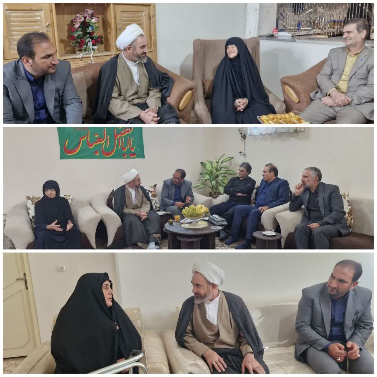  دشمن به دنبال قطع ارتباط نسل جوان با شهداست
