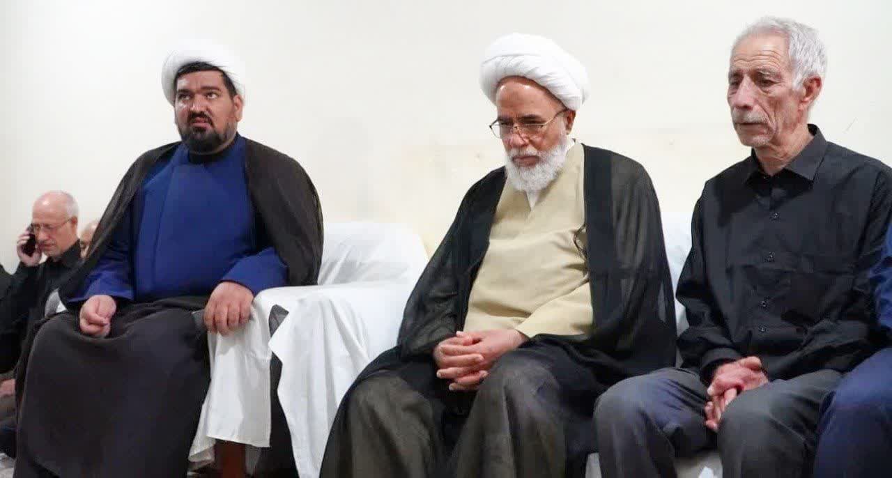 حضور رئیس و دبیر ستاد امر به معروف و نهی از منکر کرمانشاه در منازل شهدای والامقام مدافع حرم وطن