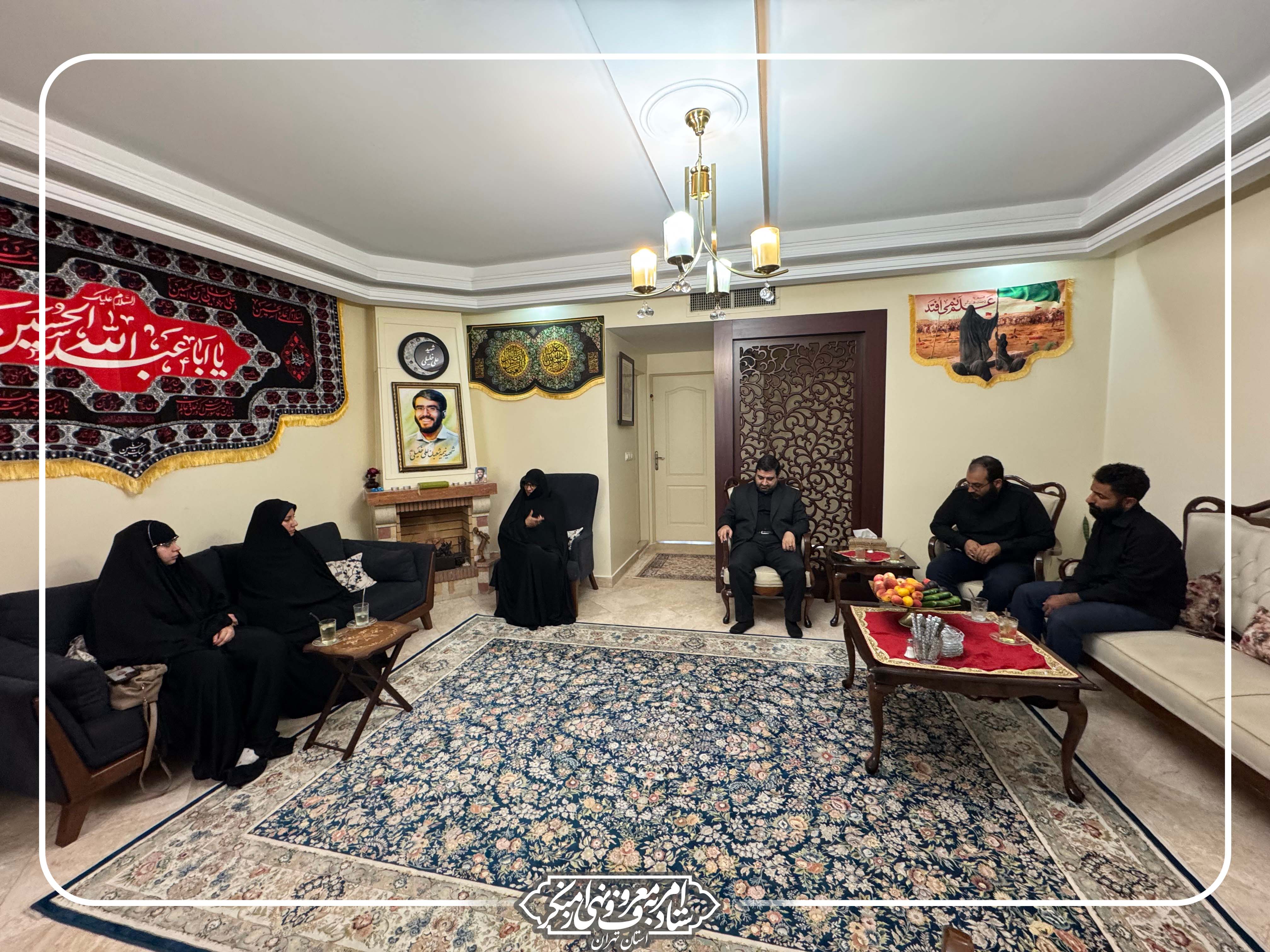 دیدار اعضا ستاد امر به معروف و نهی از منکر استان تهران با خانواده معظم شهید امر به معروف و نهی از منکر 