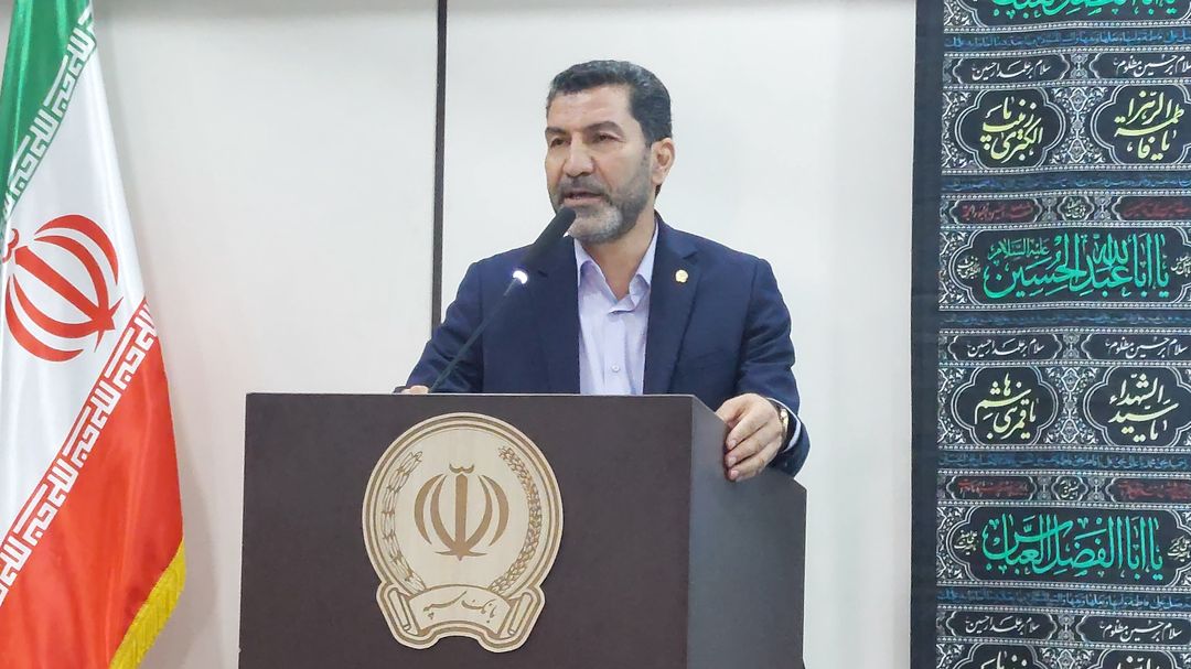 کارکنان بانک سپه در مقابل دشمن جانانه پای کار نظام ماندند