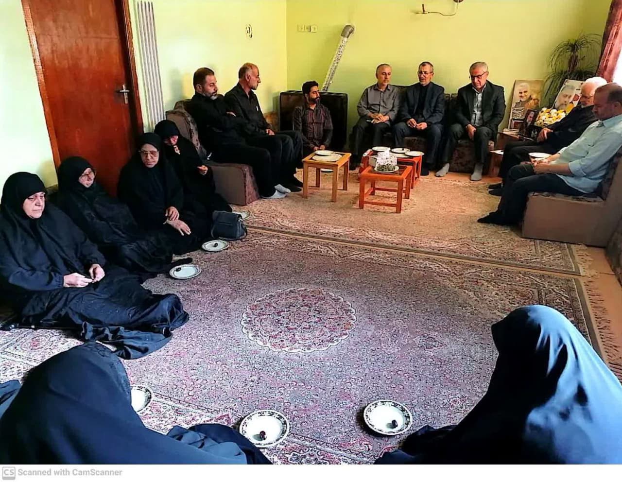 دیدار دکتر محمد مهدی صدیقی با خانواده پاسدار شهید مجتبی محمدحسینی