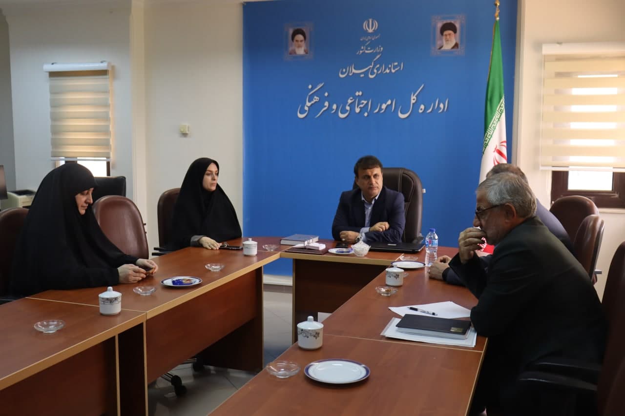 دکتر صدیقی در این نشست به رسالتهای ستاد در حوزه های فرهنگی و نظارتی پرداختند 