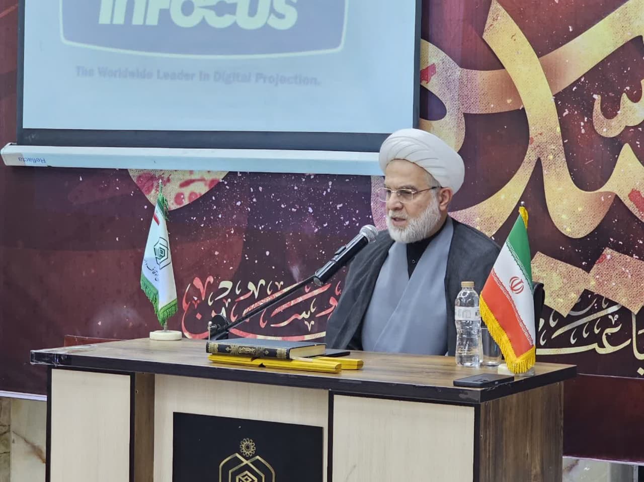 نماینده ولی‌فقیه در کردستان: متولی بقعه باید اهل معنویت، صبر و نظم باشد/ تعطیلی نماز جماعت در بقاع متبرکه به هیچ وجه پذیرفتنی نیست
