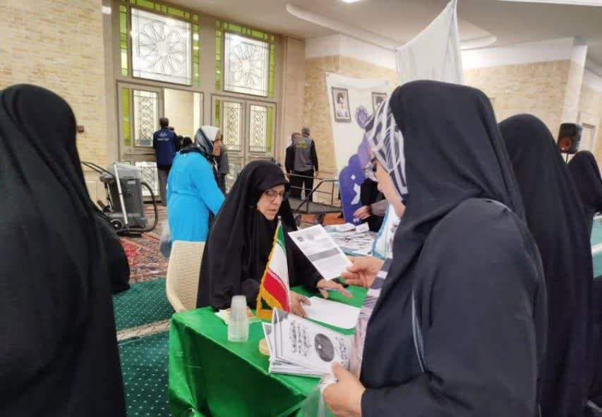 برپایی نمایشگاه عفاف و حجاب و میز خدمت واحد امور زنان و خانواده ستاد امر به معروف ونهی از منکر استان زنجان. 