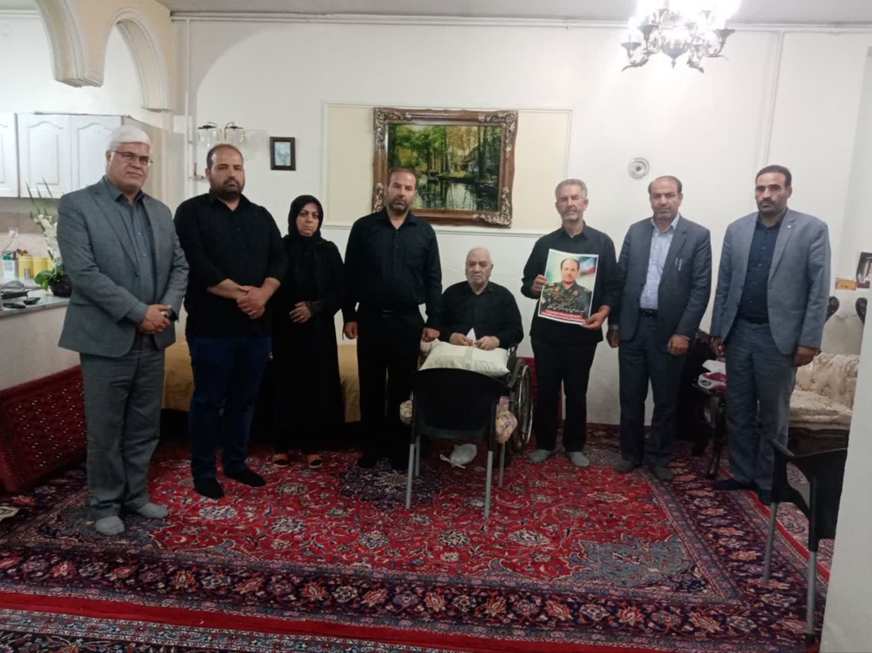 هفته امر به معروف: دیدار با خانواده شهید حملات رژیم غاصب و جعلی صهیونیستی 