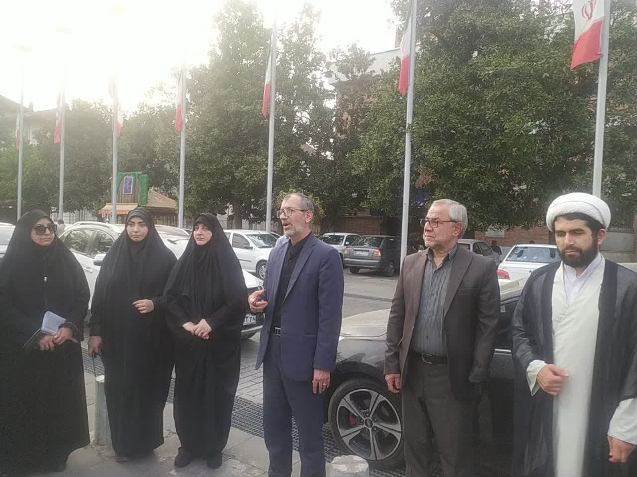  دیدار دبیر ستاد امربه معروف ونهی ازمنکر استان دکتر صدیقی به همراه معاونت اجتماعی و مدیران اداره خانواده و زنان و پشتیبانی با احیاگران معروف