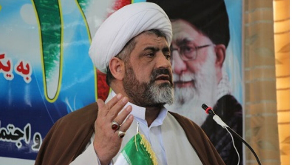  امروز جهان صحنه رویارویی آشکار جبهه حق و باطل است