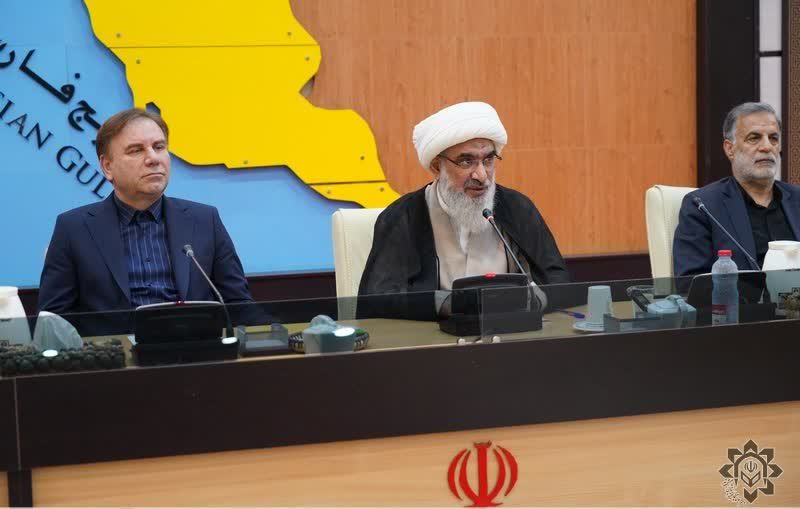 رئیسعلی دلواری نماد و شناسنامه استان بوشهر در مبارزه با متجاوزان و استکبار جهانی است