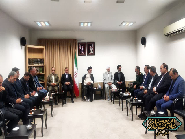 در نشست مجمع نمایندگان گلستان با آیت‌الله نور مفیدی، وحدت و همدلی به‌عنوان راهبرد اصلی برای عبور از چالش‌های کشور مورد تأکید قرار گرفت.