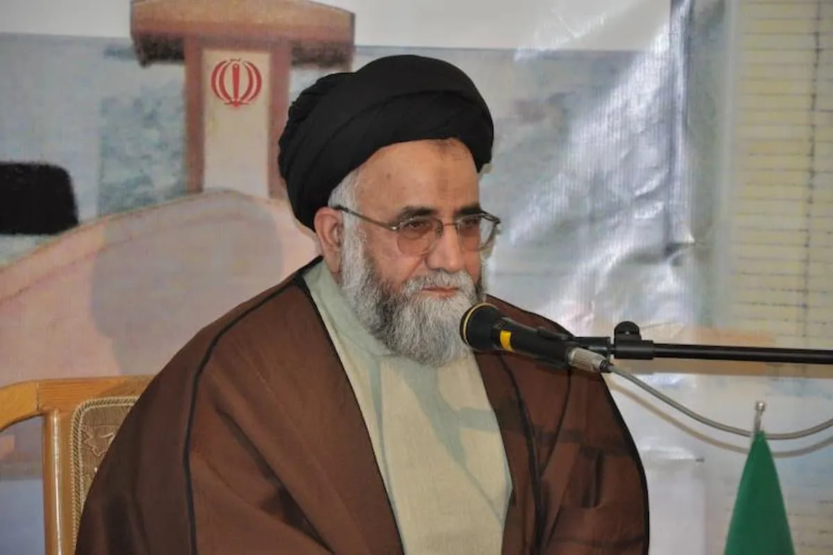 نقش محوری نماز جمعه در هدایت جامعه و تبیین ابعاد گسترده امر به معروف و نهی از منکر 