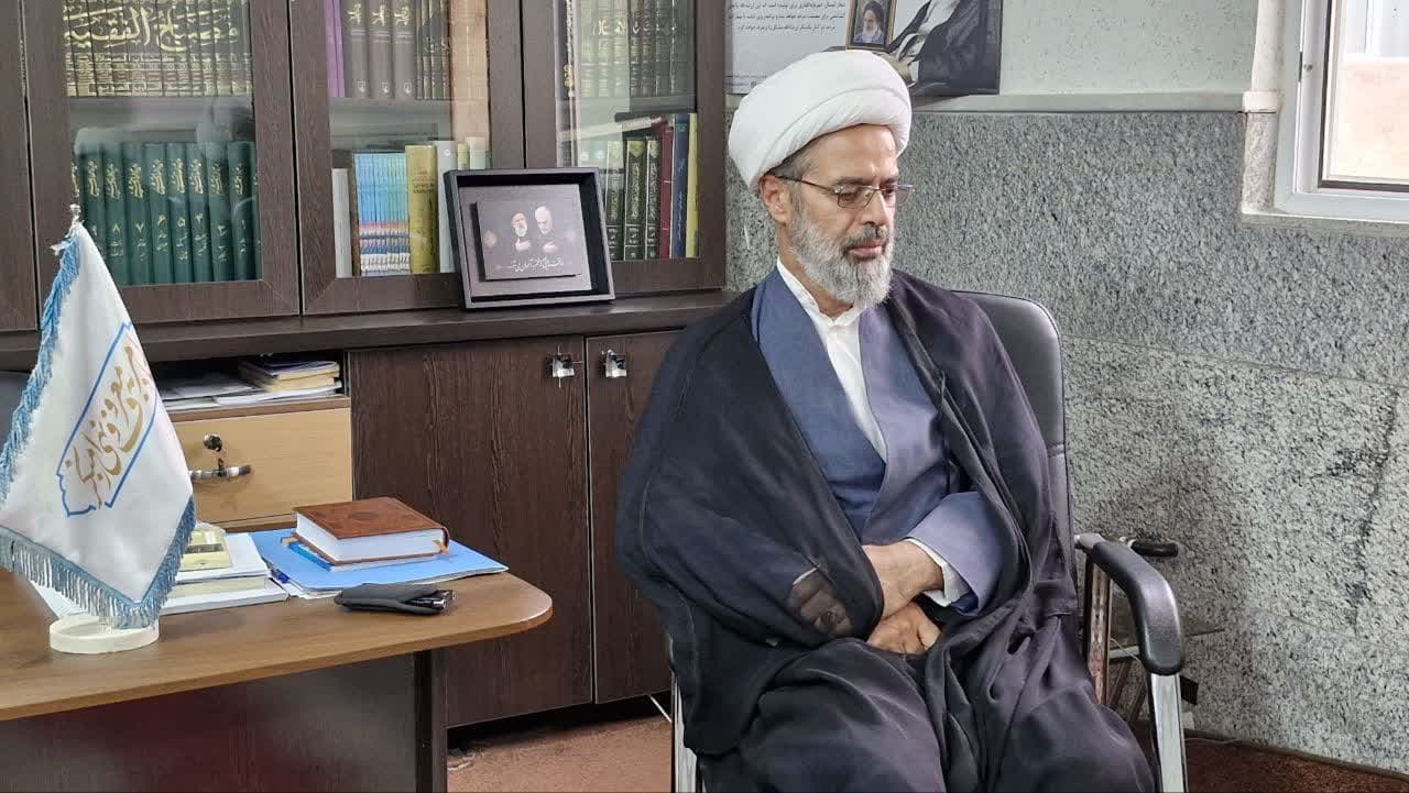 فریضه‌ی امر به معروف ونهی از منکر تعطیل بردار نیست و وظیفه‌ی آحاد مردم است