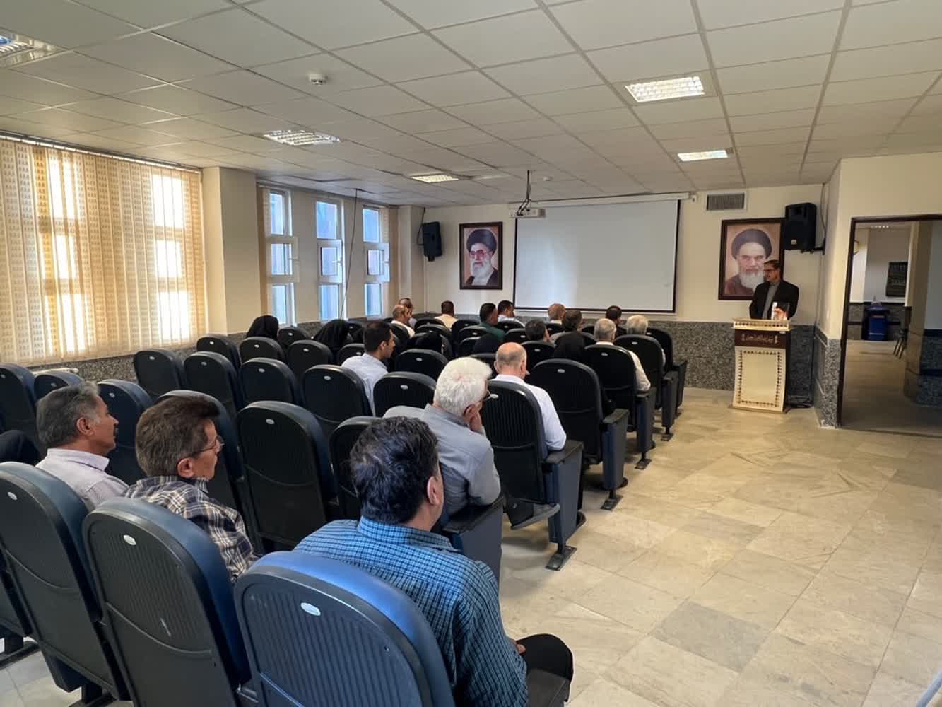 جلسه تبیینی کمیته امداد سنندج برگزار شد؛ تأکید بر دستاوردهای جنگ دوازده‌روزه و مقابله با جنگ ادراکی دشمن