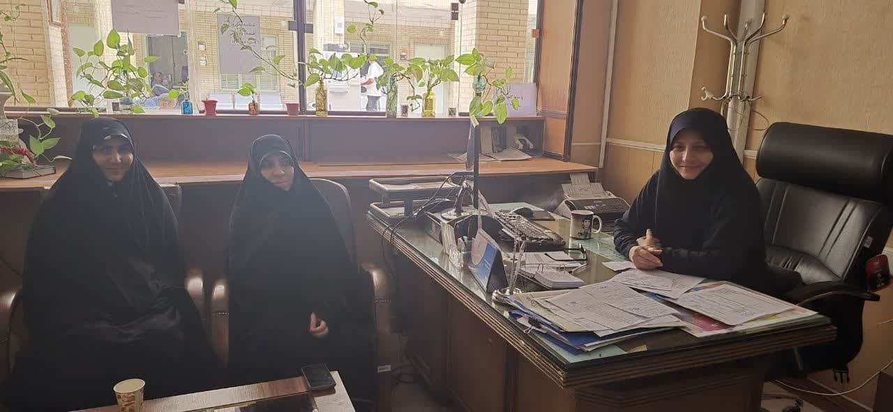 مدیر اداره امور زنان و خانواده ستاد امربه‌معروف و نهی از منکر استان از اداره کل امور مالیاتی استان یزد بازدید کرد
