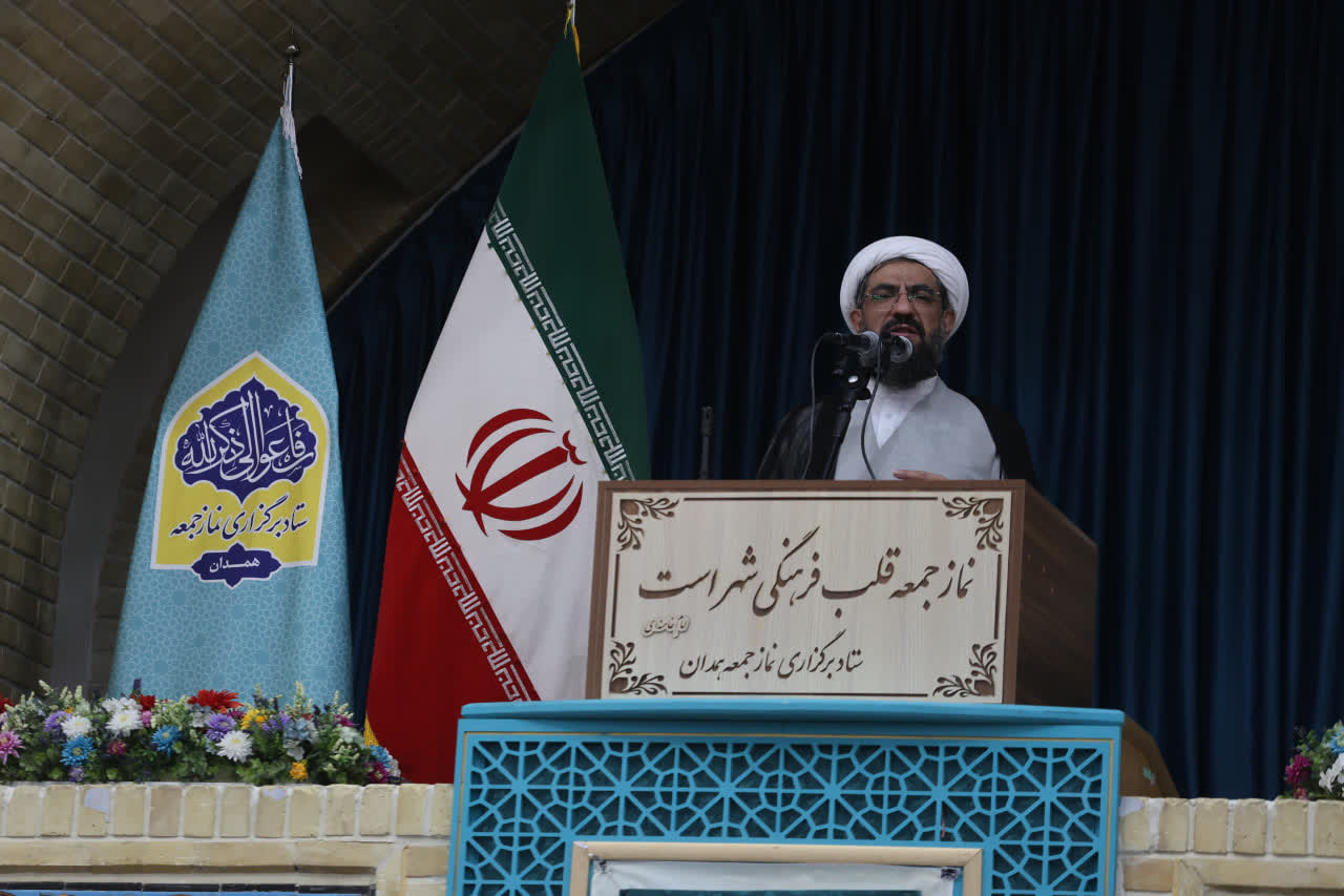 همه مسئولان خدمت به مردم را افتخاری برای خود بدانند