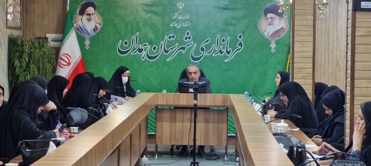 بانوان نقش محوری در جامعه اسلامی دارند 