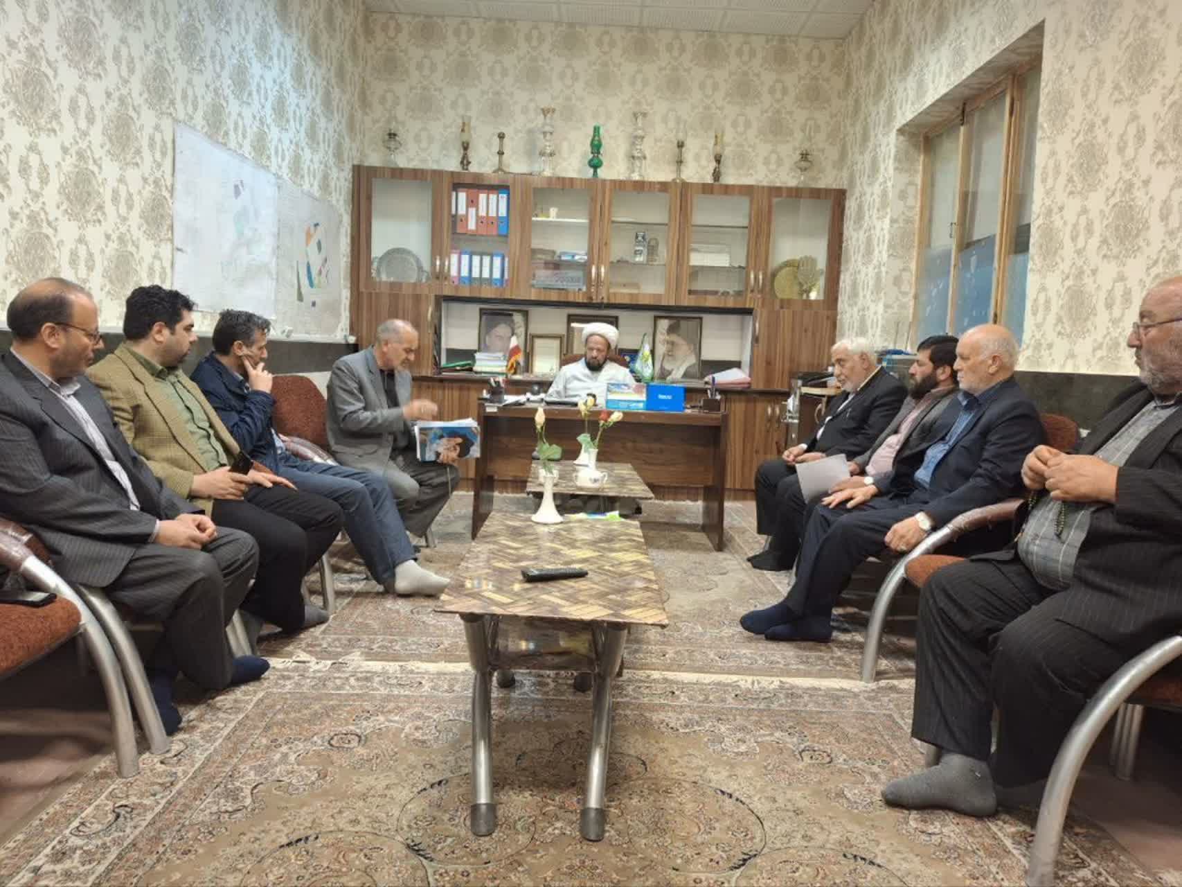 برگزاری میز احیاء امر به معروف و نهی از منکر در امامزاده سید صدرالدین