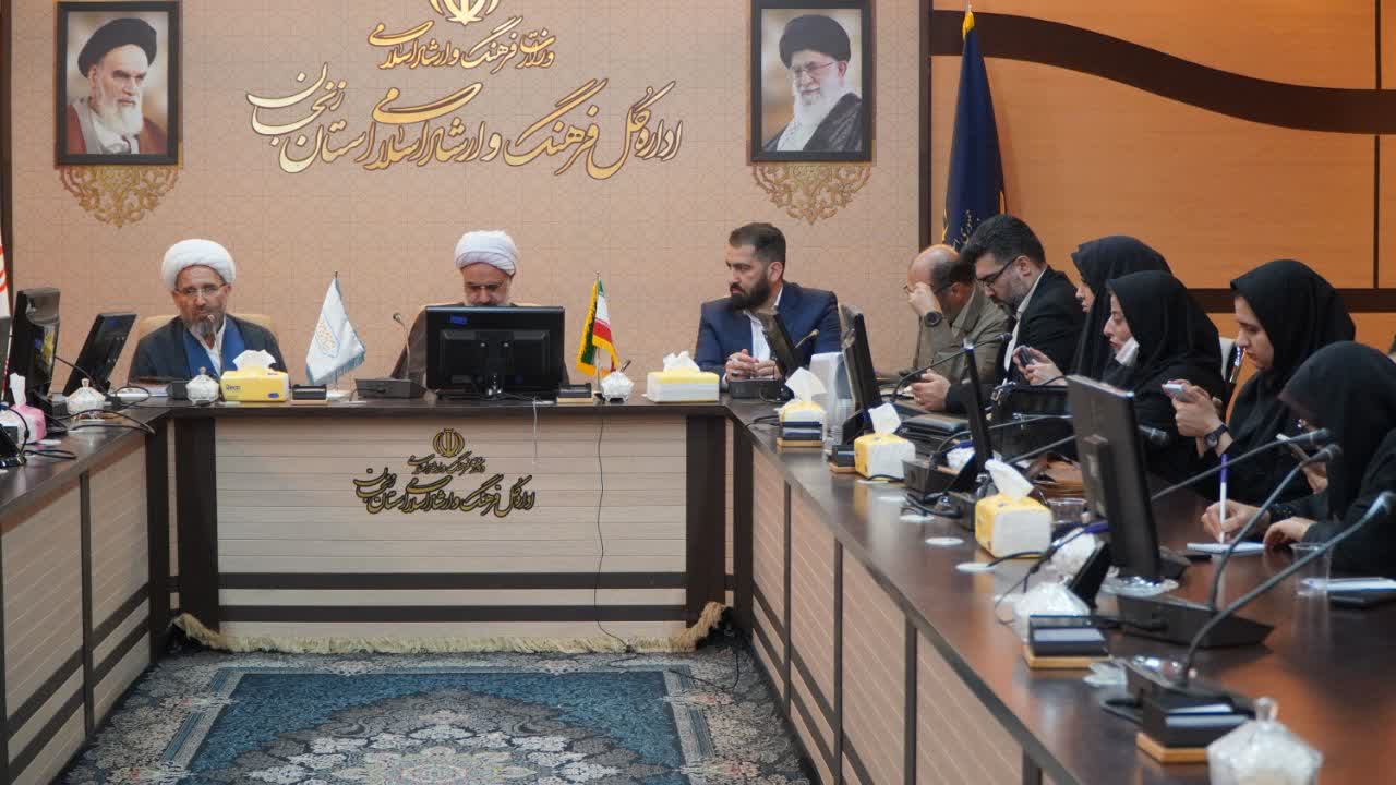 مطالبه گری از مسئولان یکی از الزمات  فریضه الهی ( امر به معروف و نهی از منکر ) است. 