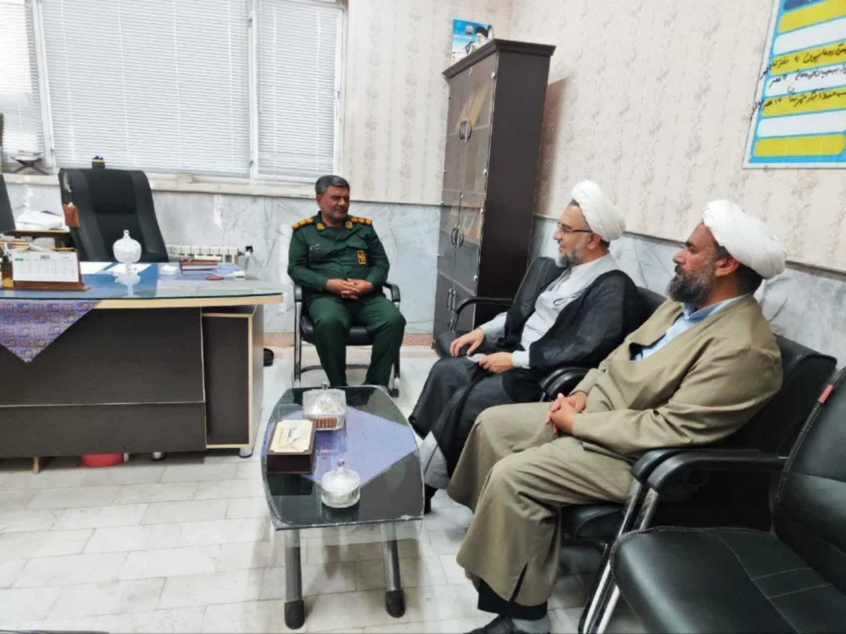 دبیر ستاد امر به معروف شهرستان مهریز از کتابخانه های عمومی، دانشگاه پردیس و بسیج شهرستان دیدار کرد