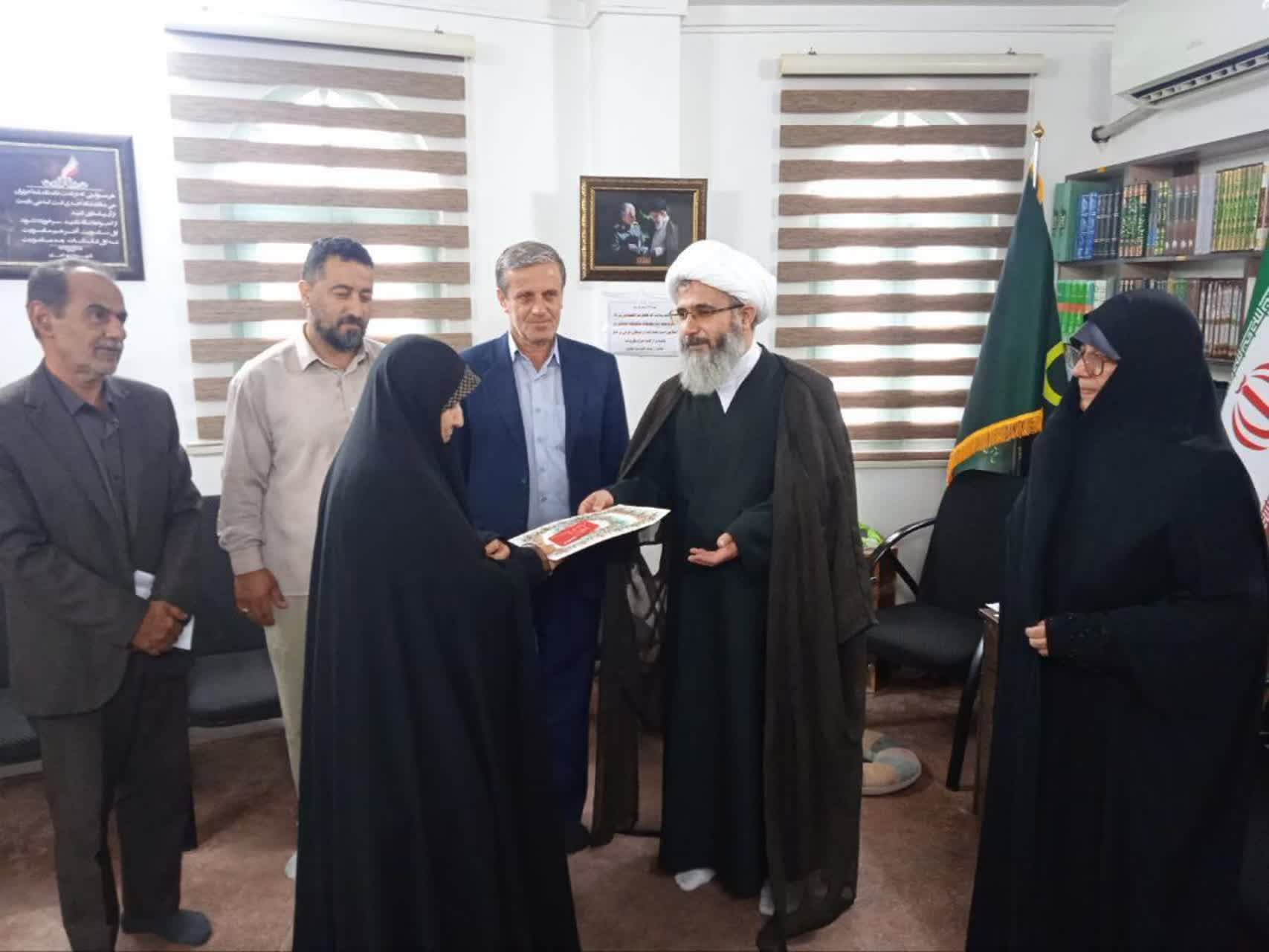 نشست مشترک با حضور امام جمعه محترم آمل، مدیر کل امور زنان و خانواده ستاد امر به معروف و نهی از منکر استان مازندران و کارشناس ستاد شهرستان