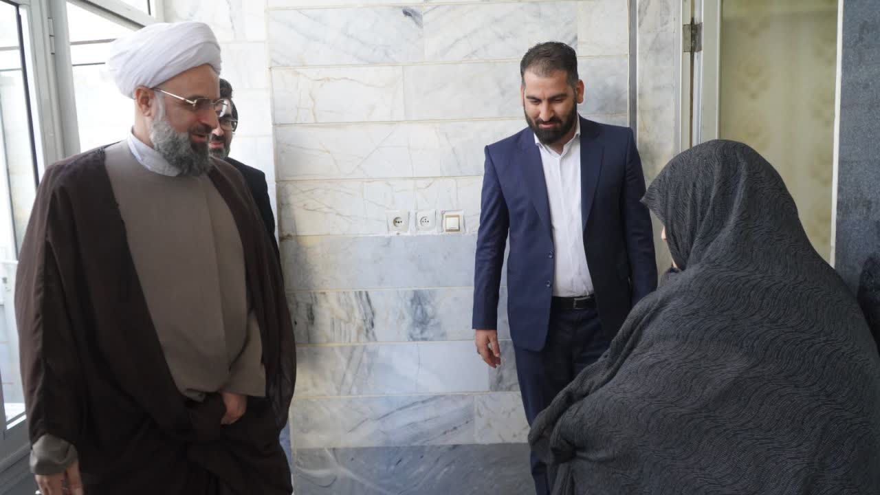 دیدار سرپرست ستاد کشور با خانواده شهید داود احمدی ( زنجان).