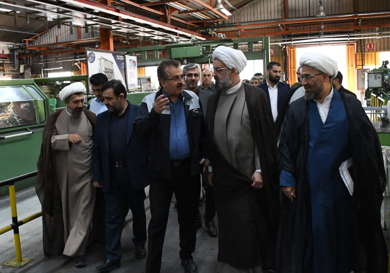  بازدید سرپرست ستاد امر به معروف کشور از بخش‌های مختلف شرکت ایران ترانسفو زنجان.