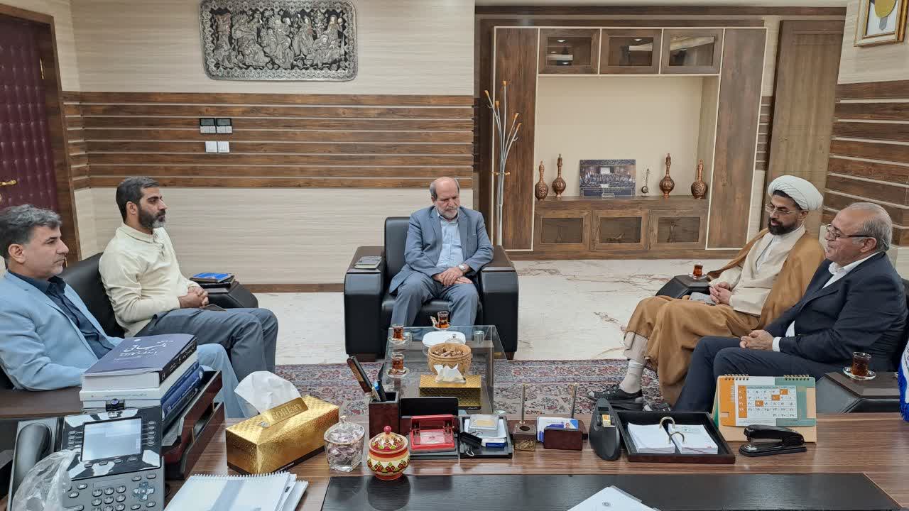 نشست دبیر ستاد امر به معروف و نهی از منکر استان و معاونین با رئیس اتاق بازرگانی استان  