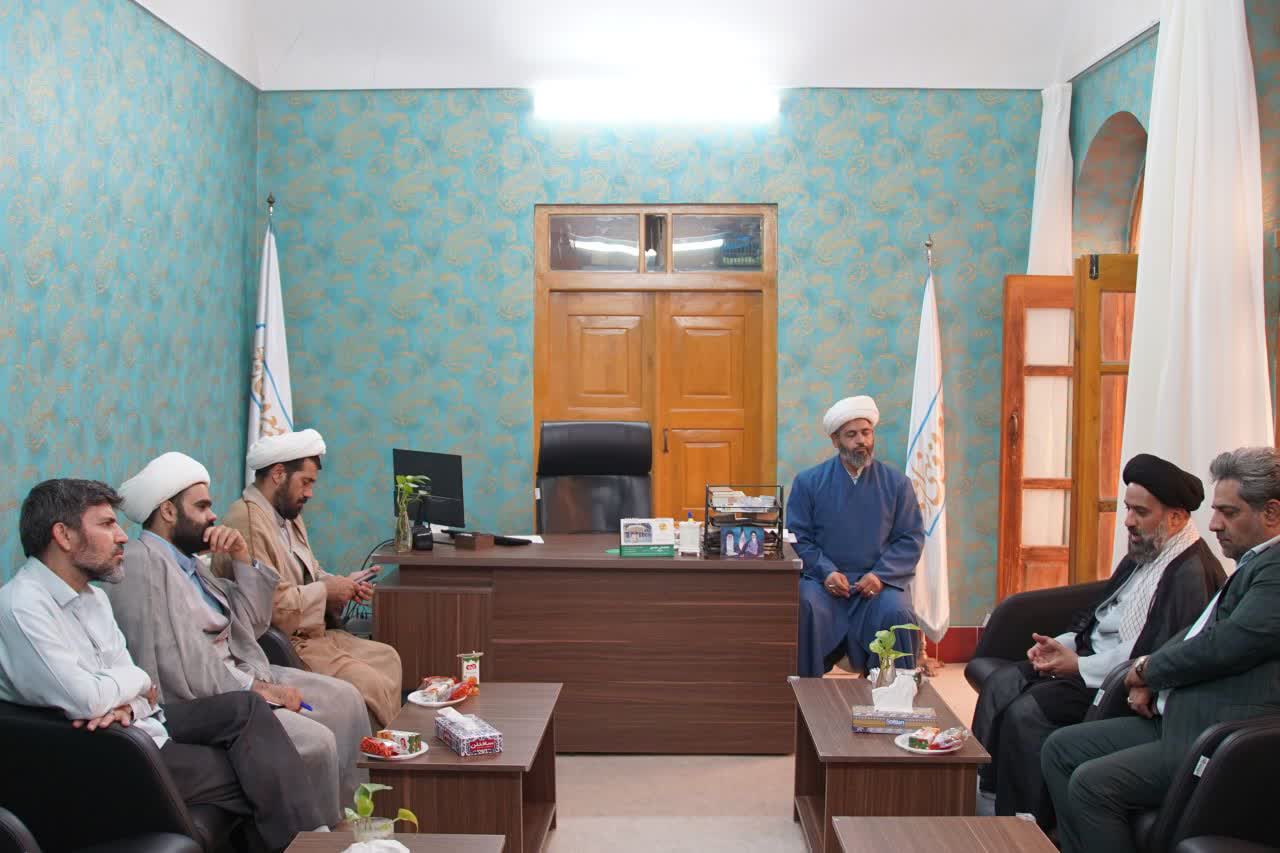 هیئت اندیشه‌ورز با حضور نخبگان فرهنگی و هنری در ستاد امربه‌معروف استان یزد برگزار شد