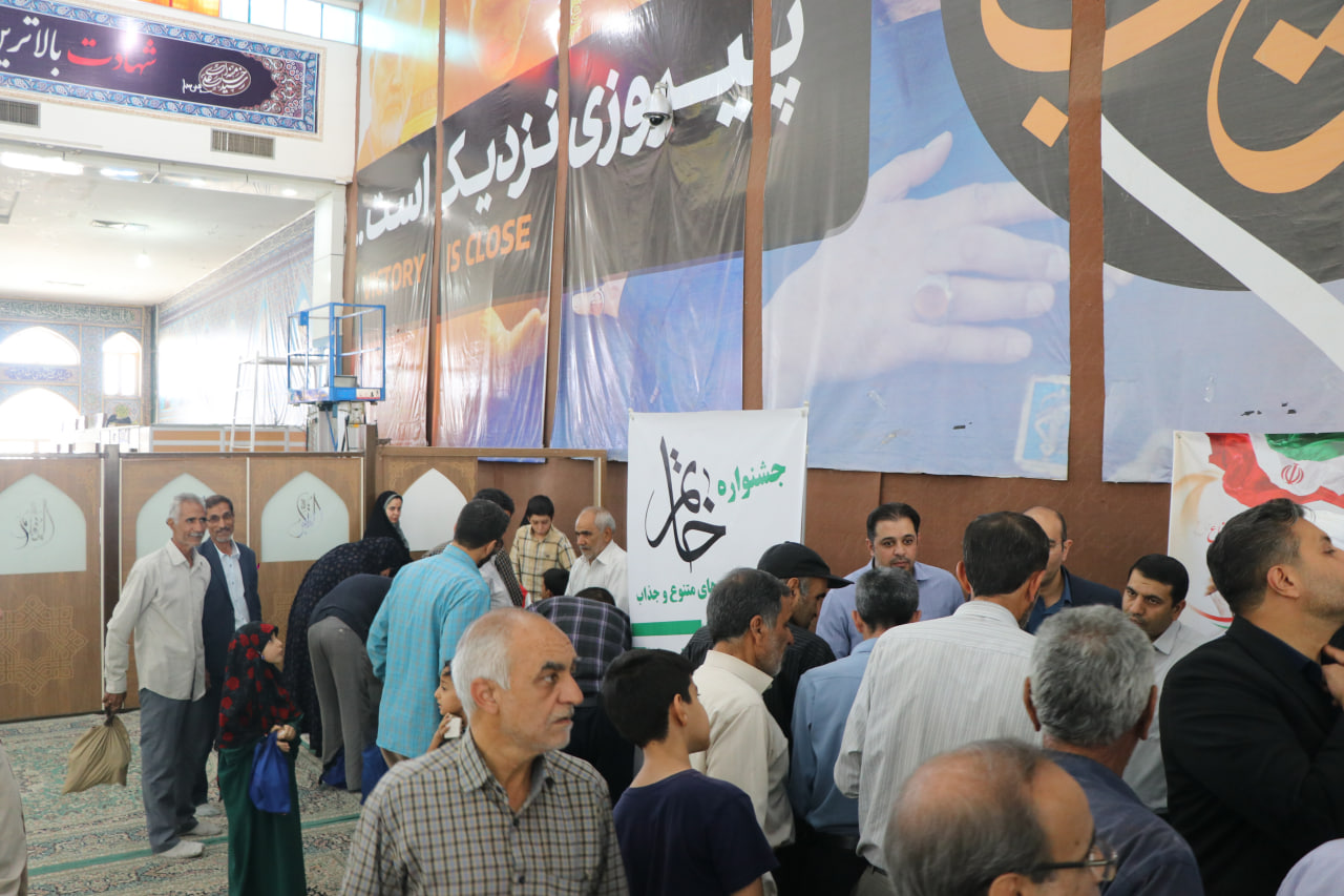 حضور دبیر ستاد امر به معروف و نهی از منکر استان کرمان و مدیران استانی در نماز جمعه 