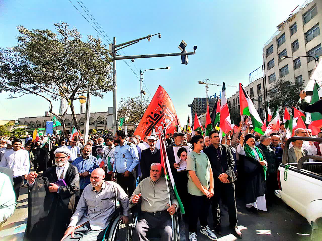 راهپیمایی باشکوه بشارت نصر همزمان با سراسر کشور در مشهد برگزار شد