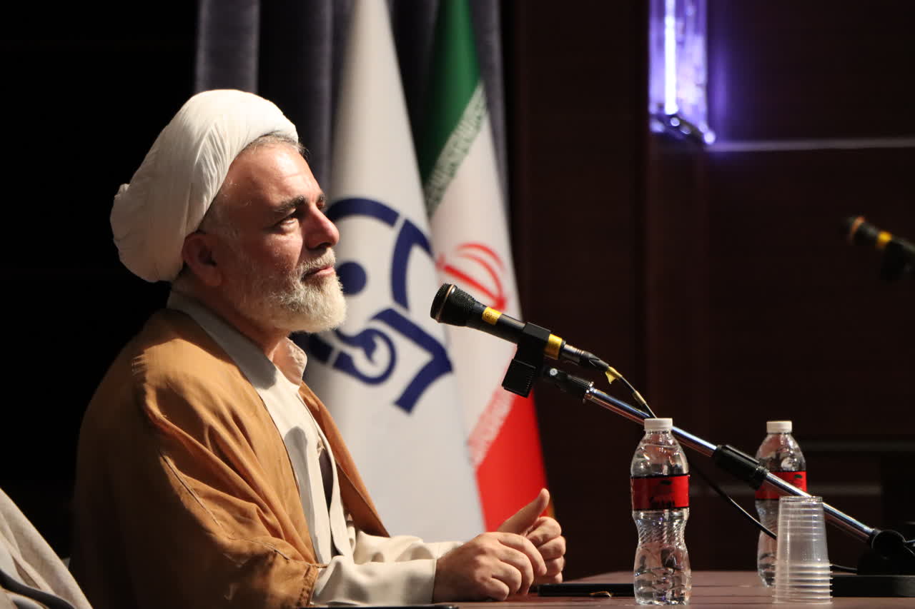 نشست تخصصی امر به معروف و نهی از منکر در دانشگاه فرهنگیان قزوین برگزار شد