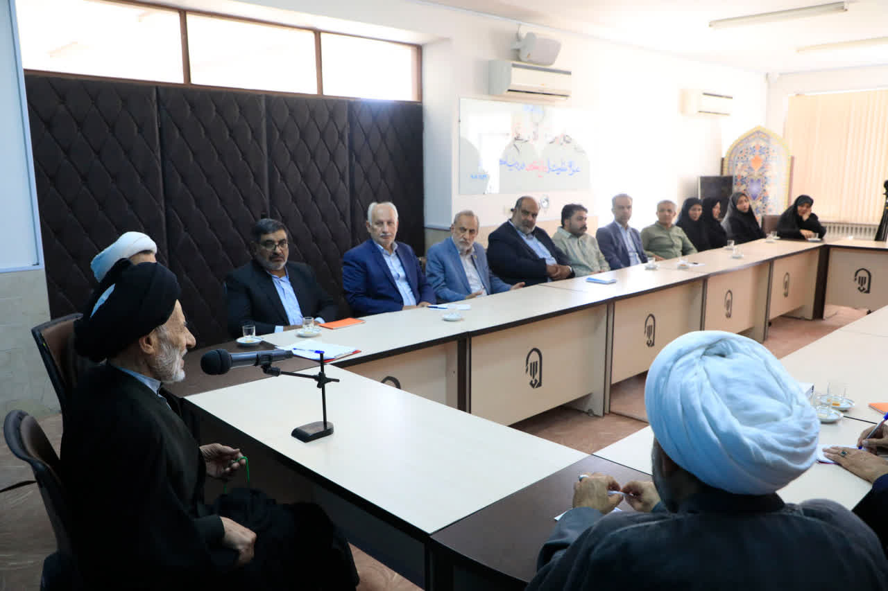 🔰رییس ستاد امر به معروف و نهی از منکر استان در شورای مرکزی امر به معروف اصناف: نفوذ اقتصادی دشمن، جنگی بی‌صدا اما ویرانگر است