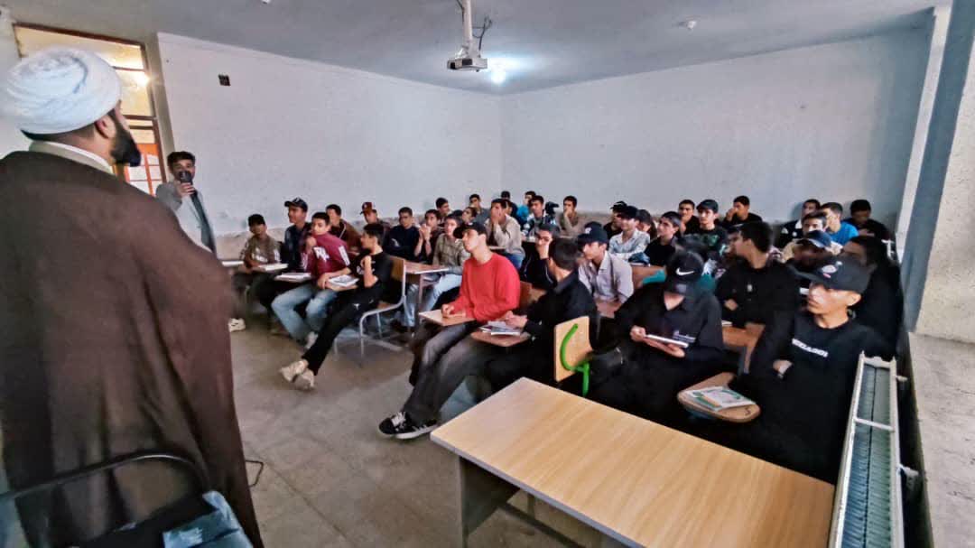  نشست‌های بصیرتی با عنوان گفتمان آزاد، چهل مدرسه_ چهل گفتگو در مدارس استان کهگیلویه و بویراحمد کلید خورده است.