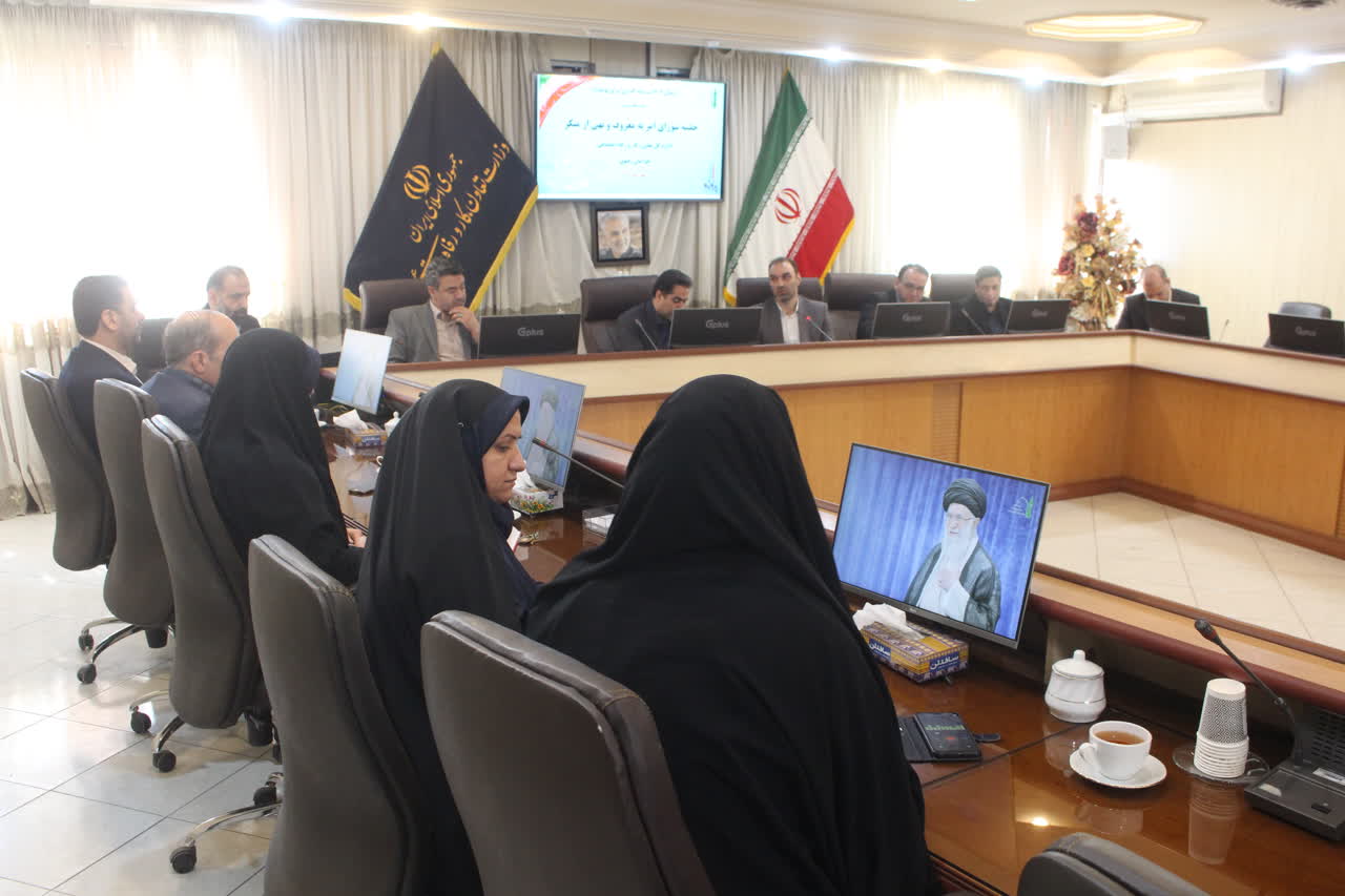 پایین بودن دستمزد و عدم مهارت کافی دو چالش در توسعه کارآفرینی و معیشت است/ اجرای طرح کارجو به کارفرما در دانشگاه‌ها