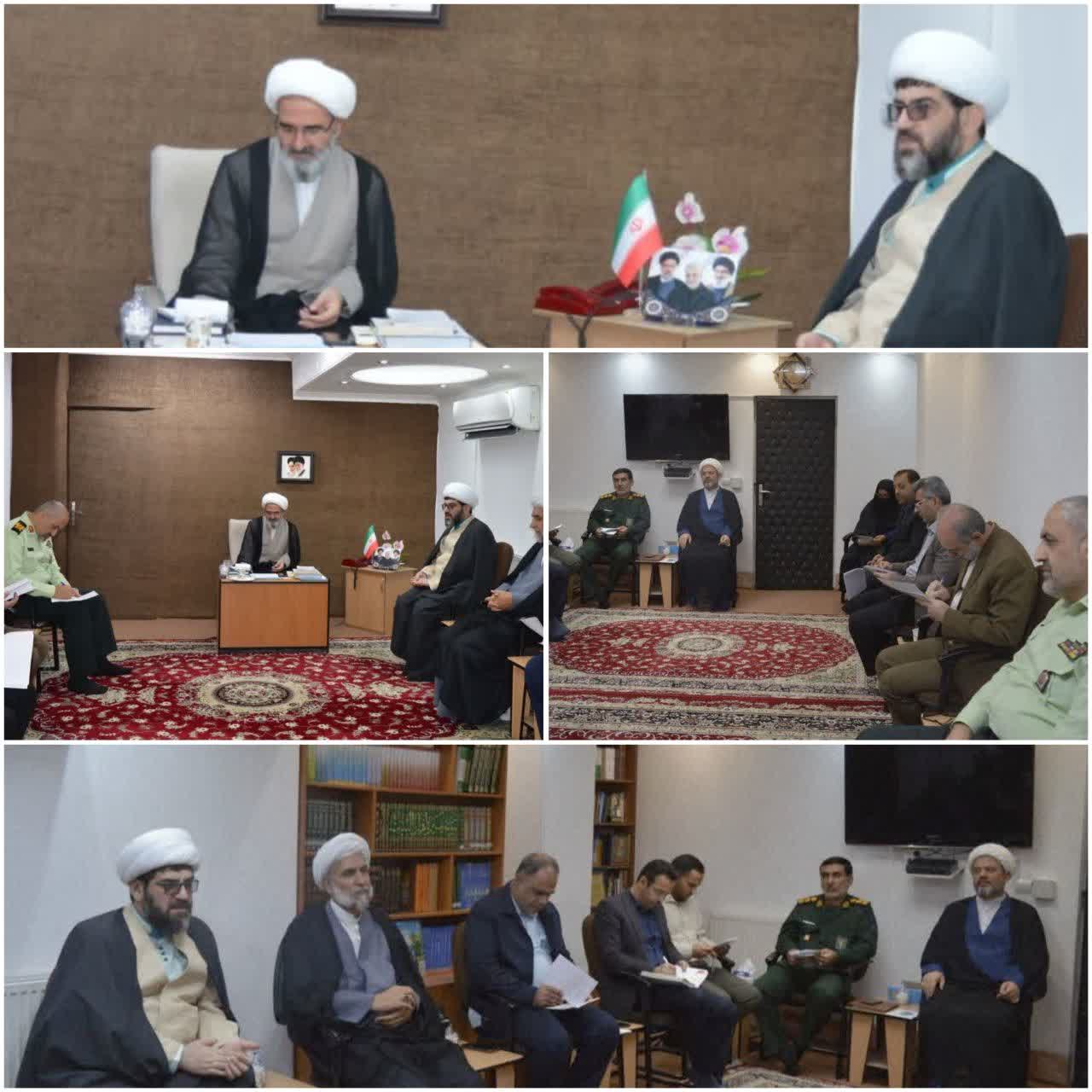 جلسه حجت‌الاسلام والمسلمین محسن انصاری نیا  با نماینده ولی فقیه در استان و جمعی از اعضای ستاد امر به معروف استان (اعضای کمیته ماده ۲۰) 