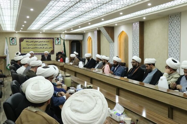 وقت اداری در اردبیل باید صرف رسیدگی به امور مردم شود