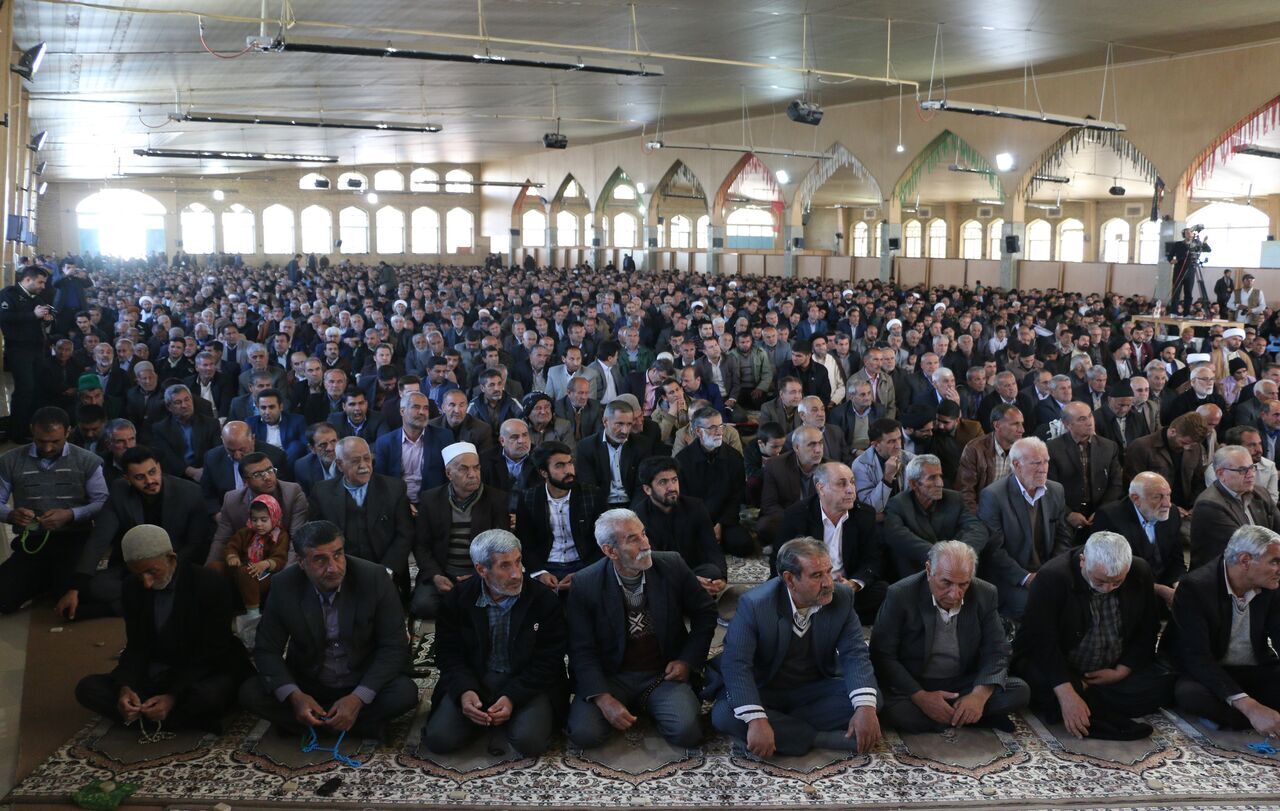  چنین شخصیت‌هایی سرمایه‌های ملی و الگوهای راستین نسل جوان هستند، ادای احترام به این بزرگان، در حقیقت احترام به اسلام و ارزش‌های الهی است.