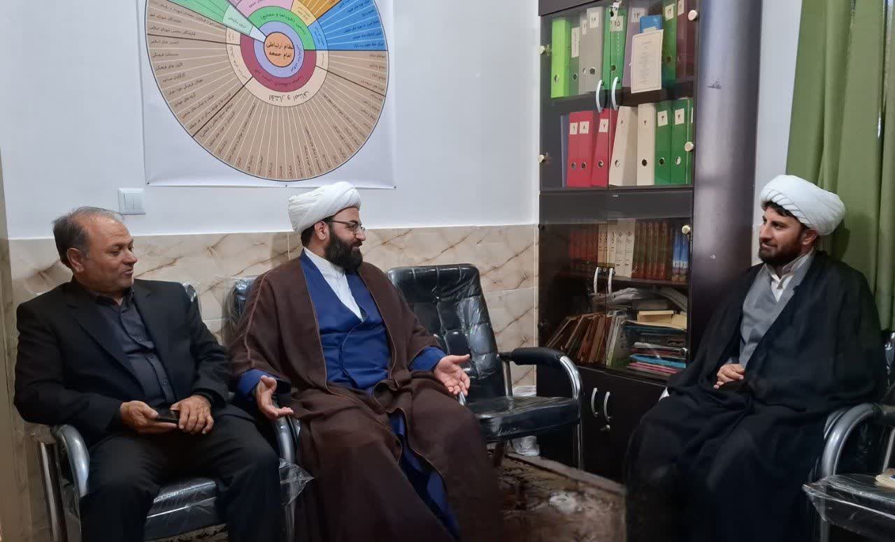 دبیر ستاد لرستان با رئیس و دبیر ستاد امر به معروف و نهی از منکر دورود دیدار کرد.