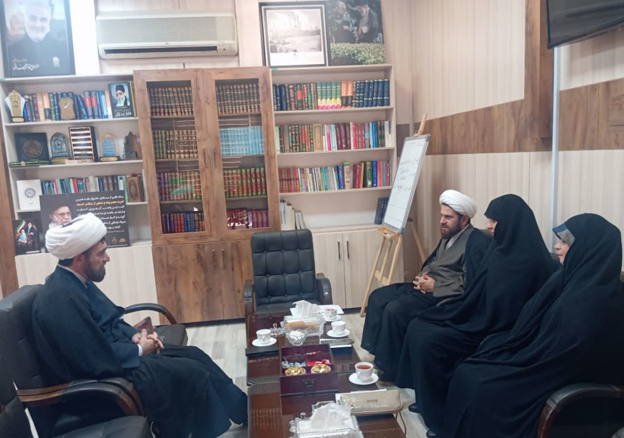 شبکه نمایش خانگی توپخانه تهاجم به فرهنگ جامعه / قوه قضائیه مانع جولان دشمنان ایران و ایرانی در این بستر شوند.
