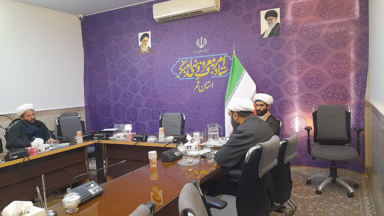 همکاری ستاد امر به معروف قم و جامعه‌المصطفی در ترویج زیست عفیفانه و صیانت از ارزش‌های دینی