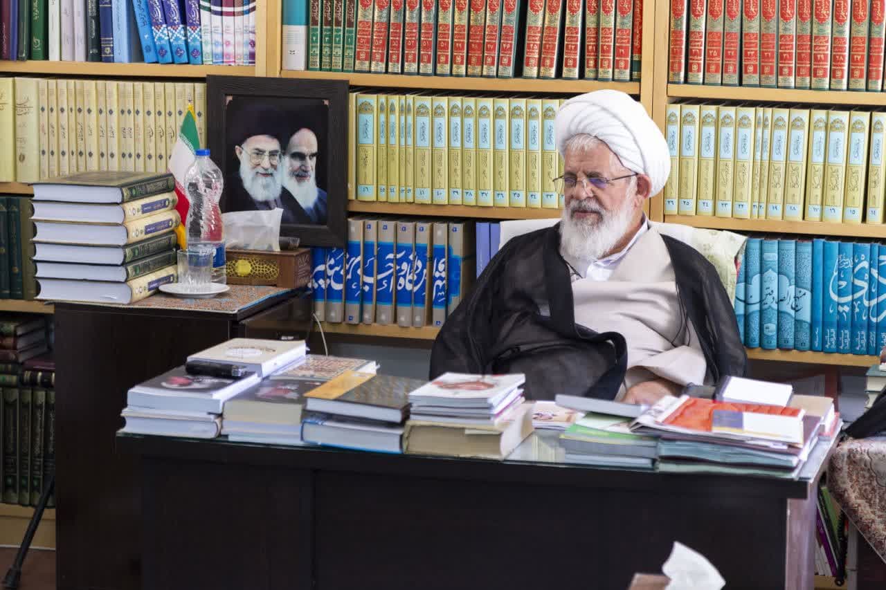 دبیر ستاد امربه‌معروف و نهی از منکر استان یزد با آیت‌الله ناصری، رئیس ستاد امربه‌معروف و نهی از منکر استان و امام جمعه یزد دیدار کرد