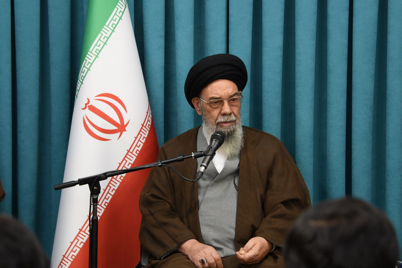 استکبارستیزی یک شعاراحساسی نیست بلکه یک مسأله عقلانی وتاریخی است