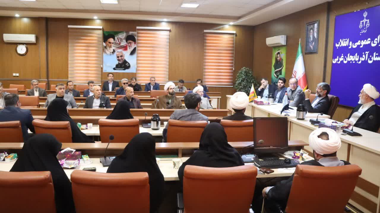 برخورد با قبح زدایی و هنجارشکنی هدفمند