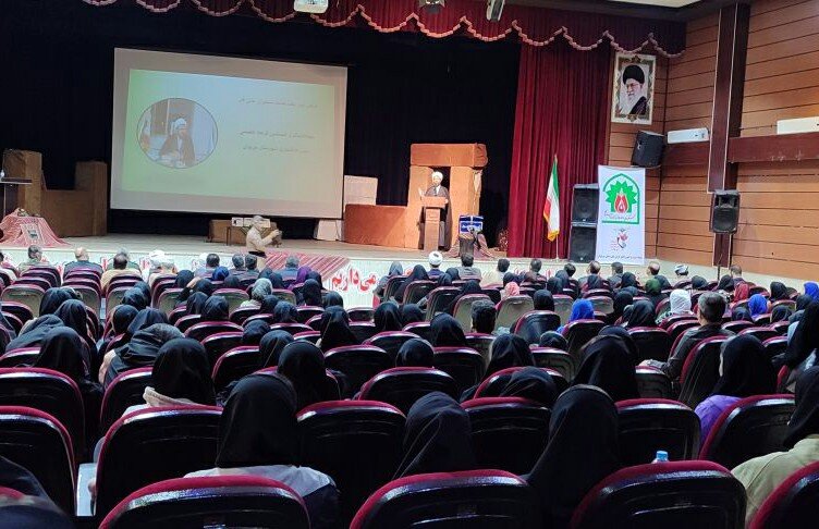 همایش «حجاب میراث ماندگار» در مریوان؛ تأکید بر عفاف به‌عنوان عالی‌ترین عبادت و مطالبه هم‌افزایی ادارات در ترویج فرهنگ حجاب