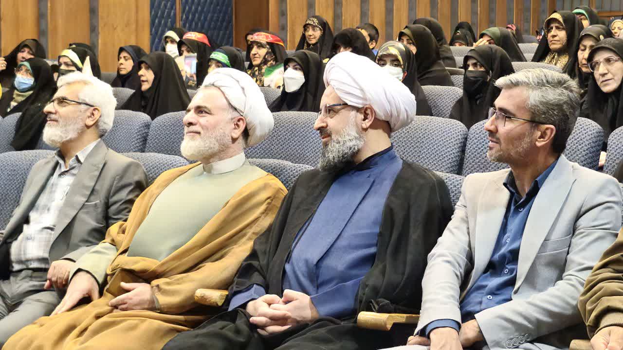 گردهمایی بانوان فاطمی قزوین؛ وظیفه ستاد مطالبه‌گری از ترک‌فعل دستگاه‌هاست