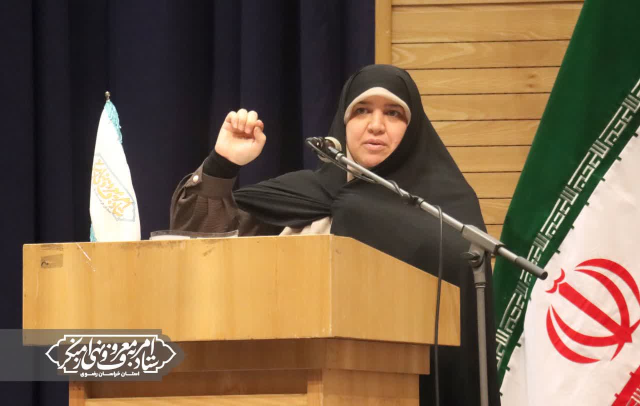 بانوان ایرانی باید با الگوگیری از حضرت زهرا(س) در مسیر عدالت و بندگی گام بردارند
