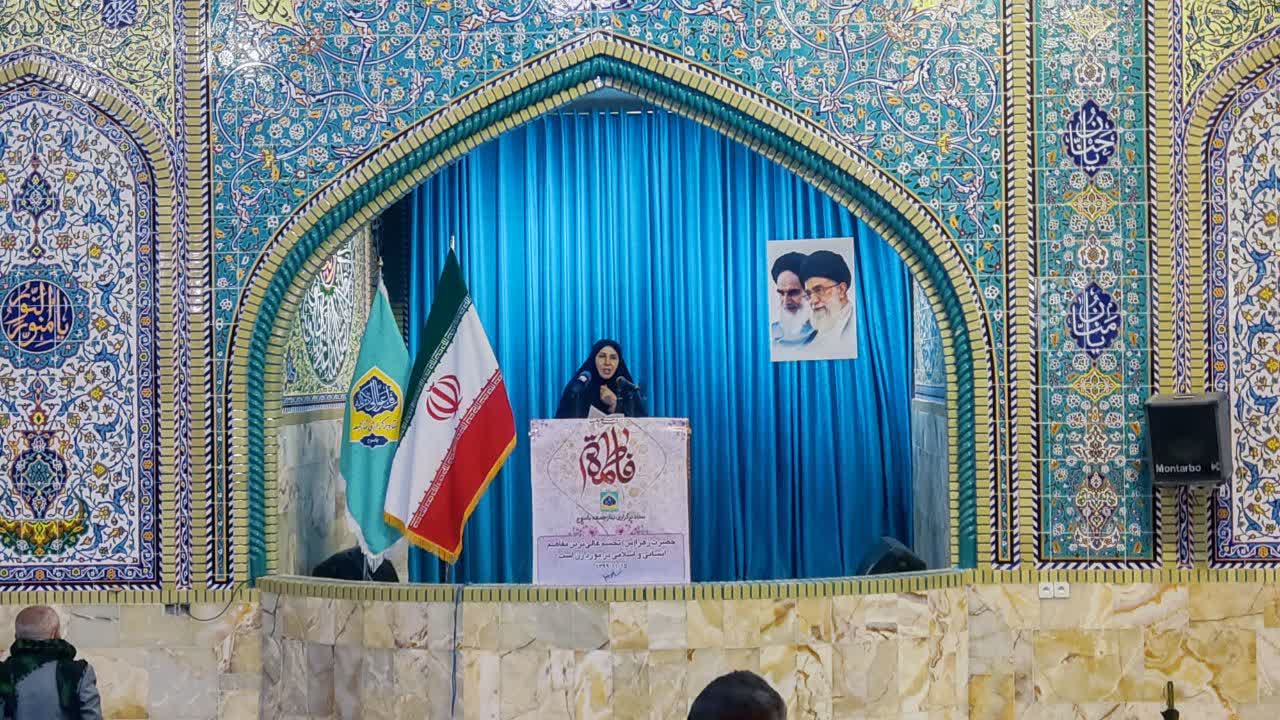 بزرگ‌ترین دستاورد نظام، هویت‌بخشی به زن ایرانی و ایجاد امکان فعالیت پا‌به‌پای مردان در عرصه‌های مختلف جامعه است
